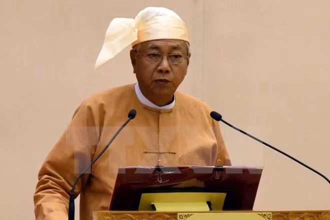 Htin Kyaw jura como presidente de Myanmar ảnh 1