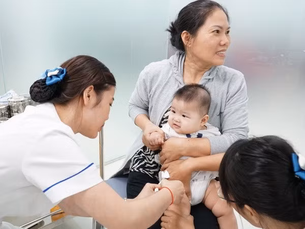 Inauguran en Hanoi mayor centro de vacunación del país ảnh 1