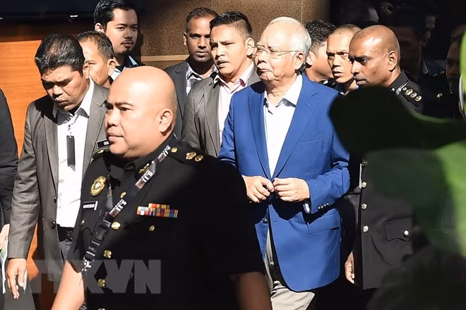 Asciende a 273 millones de dólares valor de bienes incautados en casas vinculadas a Najib Razak ảnh 1