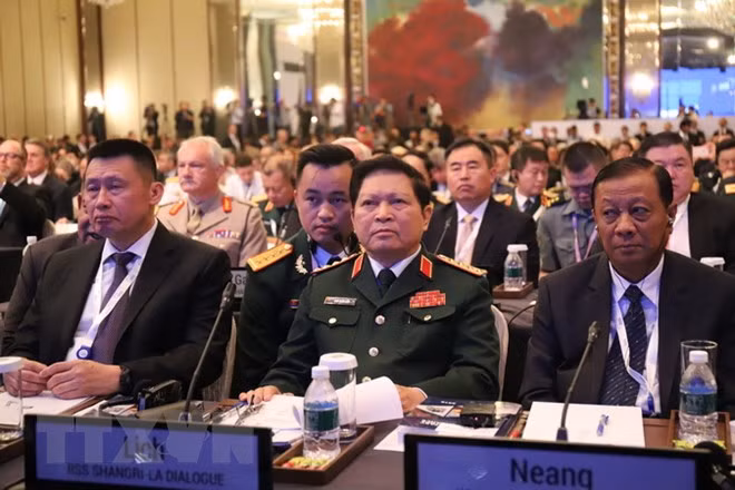 Ministro vietnamita sostiene encuentros con homólogos de Australia, Francia y Japón al margen del Diálogo de Shangri- La ảnh 1