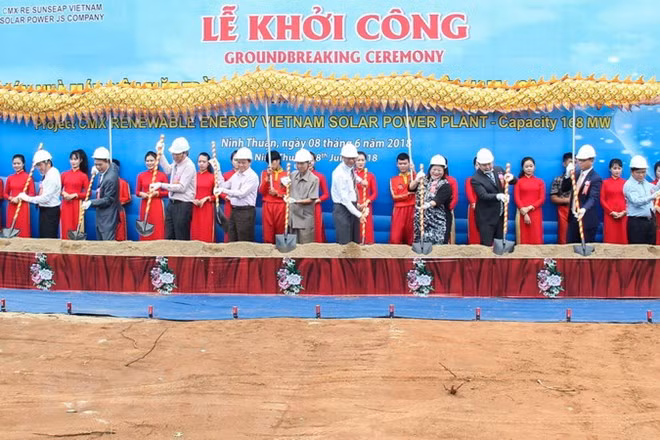 Inician construcción de mayor planta fotovoltaica de Vietnam ảnh 1