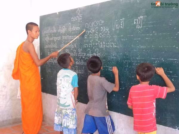Provincia survietnamita impulsa enseñanza del idioma Khmer ảnh 1 Provincia survietnamita impulsa enseñanza del idioma Khmer ảnh 1