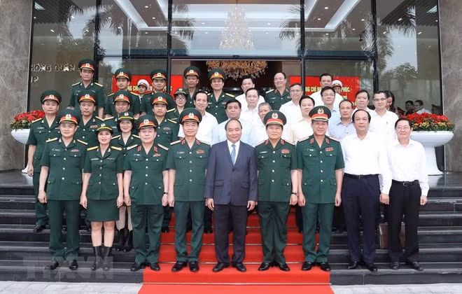 Premier de Vietnam resalta logros de Viettel ảnh 1