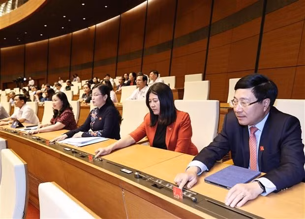 Primer ministro presenta lista de nombramiento de vicepremieres y ministros de Vietnam ảnh 1 Primer ministro presenta lista de nombramiento de vicepremieres y ministros de Vietnam ảnh 1