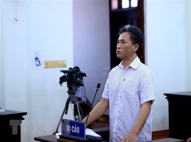 Sentencian a prisión a exfuncionario vietnamita por abusar de libertades democráticas ảnh 1
