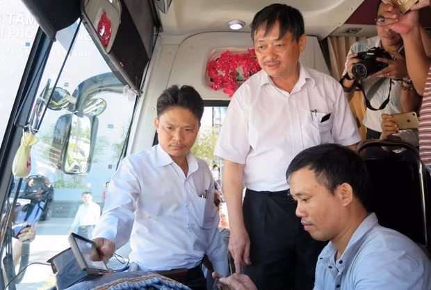 Urgen a propietarios de vehículos en Vietnam a instalar cámaras de vigilancia ảnh 1