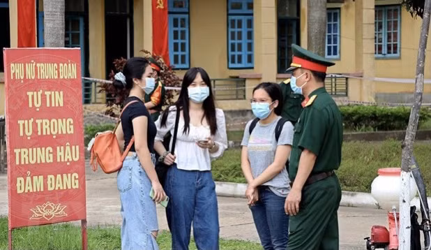 Confirma Vietnam ocho nuevos casos importados del COVID-19 ảnh 1