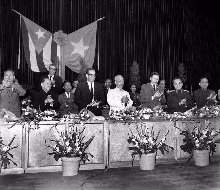 Vietnam y Ho Chi Minh, raíz y estrella ảnh 8