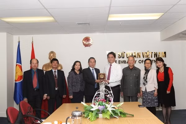 Visita Nueva Zelanda delegación de Comité del Frente de la Patria de Hanoi ảnh 1