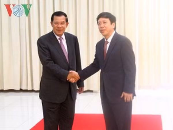 Delegación de VOV visita Cambodia ảnh 1