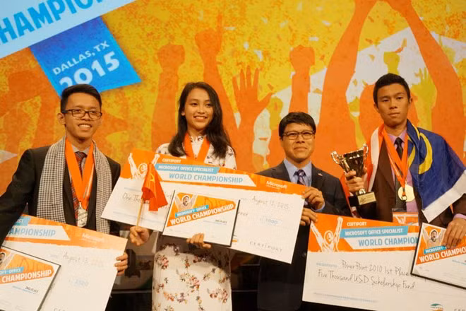 Vietnam gana medalla en Concurso mundial de Microsoft Office ảnh 1