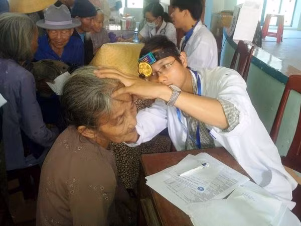 Atienden a pacientes pobres en Delta de río Mekong ảnh 1