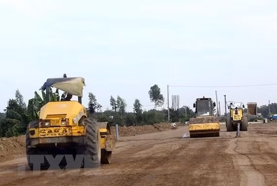 Premier de Vietnam insta a acelerar implementación de importantes proyectos de autopistas ảnh 2
