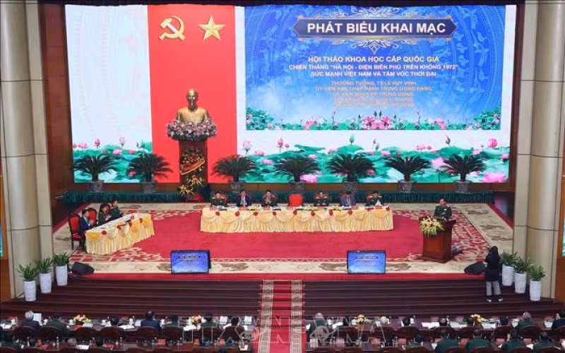 Resaltan significado histórico de la victoria “Hanoi - Dien Bien Phu en el aire” ảnh 1