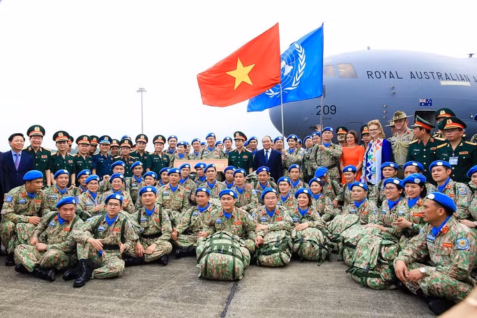 Vietnam avanza en camino del desarrollo rápido y sostenible ảnh 3