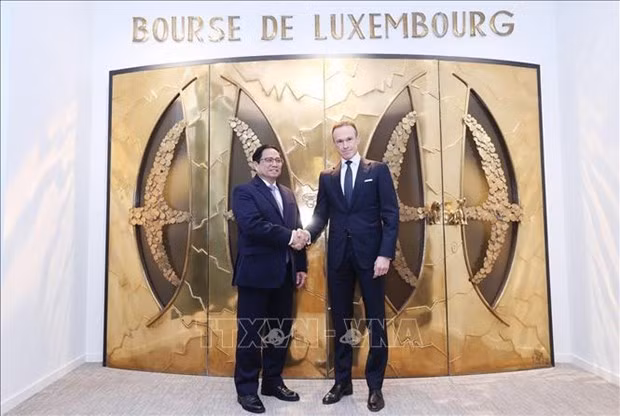 Primer ministro de Vietnam visita la Bolsa de Valores de Luxemburgo ảnh 1