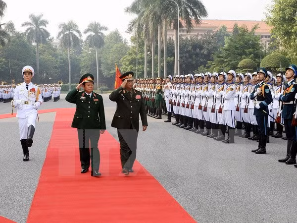 Vietnam y Laos robustecen cooperación militar ảnh 1