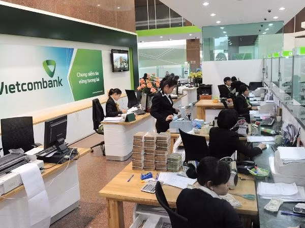 Vietcombank por controlar en 2018 el índice de deudas malas por debajo de 1 por ciento ảnh 1