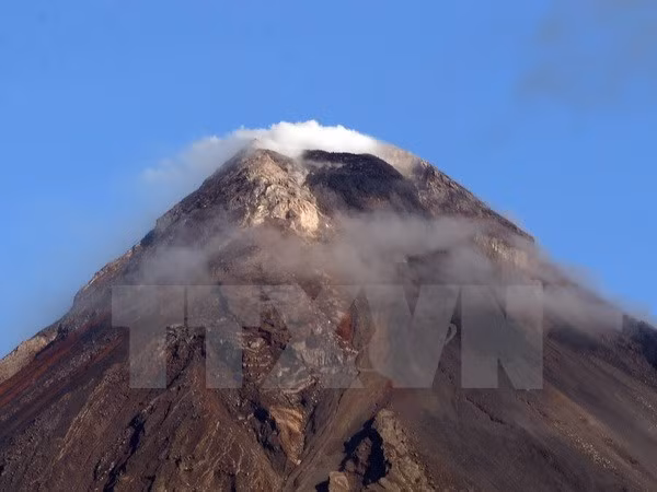 Miles de filipinos evacuados ante posible erupción del volcán Mayon ảnh 1 Miles de filipinos evacuados ante posible erupción del volcán Mayon ảnh 1