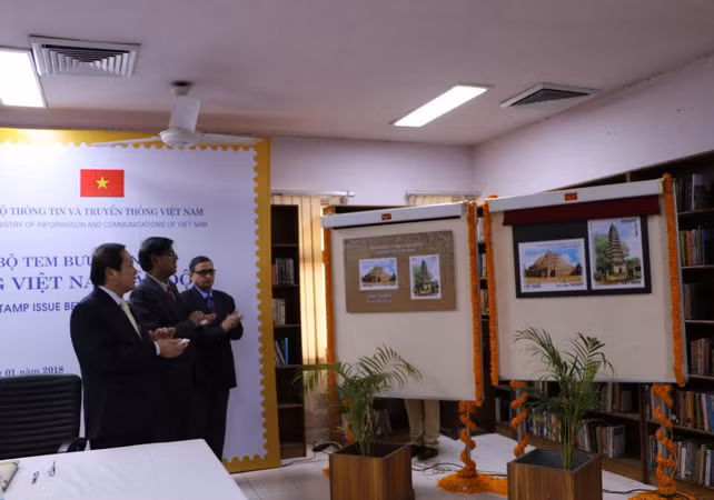 Lanzan en Hanoi y Nueva Delhi colección de sellos conjunta Vietnam- la India ảnh 1