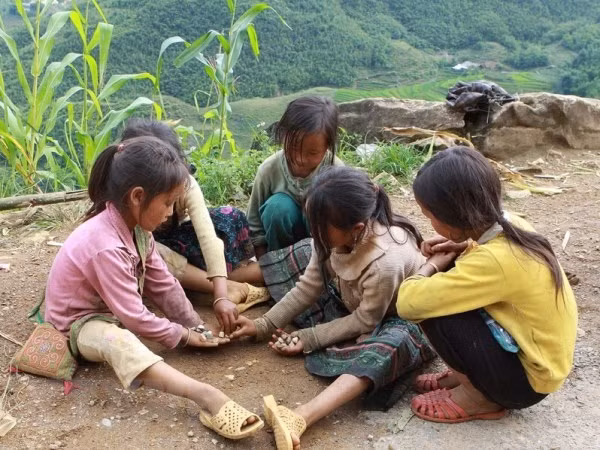 Cruz Roja de Vietnam en pro de familias pobres ảnh 1