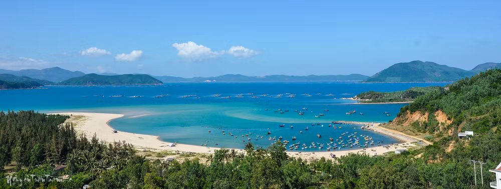 Bahía de Xuan Dai espera recibir a 1,2 millones de visitantes en 2030 ảnh 1
