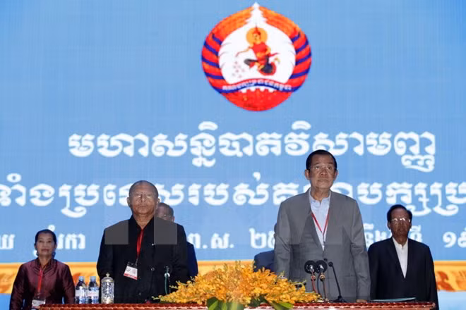 Partido gobernante de Camboya adopta importantes decisiones ảnh 1