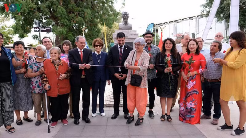 Remodelan parque en honor al Presidente Ho Chi Minh en Chile ảnh 1