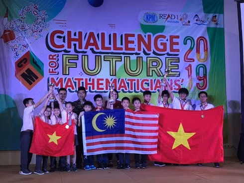 Triunfan alumnos de Vietnam en competición matemática regional ảnh 1