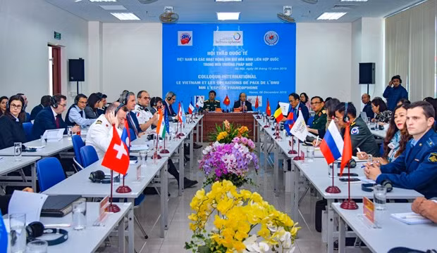 Profundiza Vietnam cooperación con países francófonos en mantenimiento de la paz ảnh 1