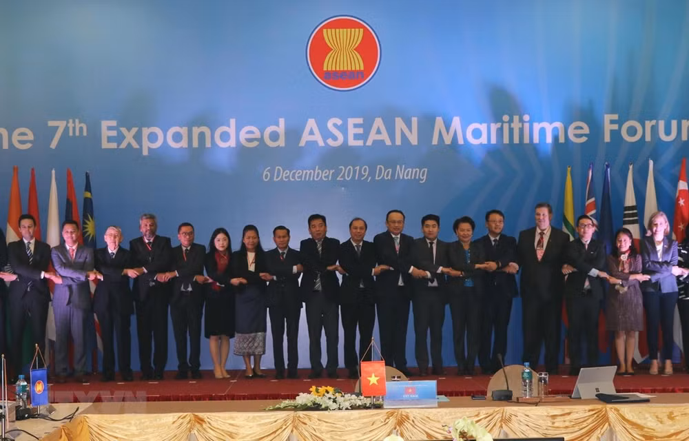 Fortalecen cooperación marítima la ASEAN y socios internacionales ảnh 1