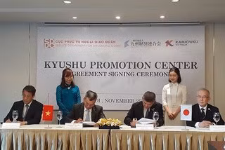 Se establecerá un nuevo centro en Hanoi para promover la región japonesa de Kyushu ảnh 1