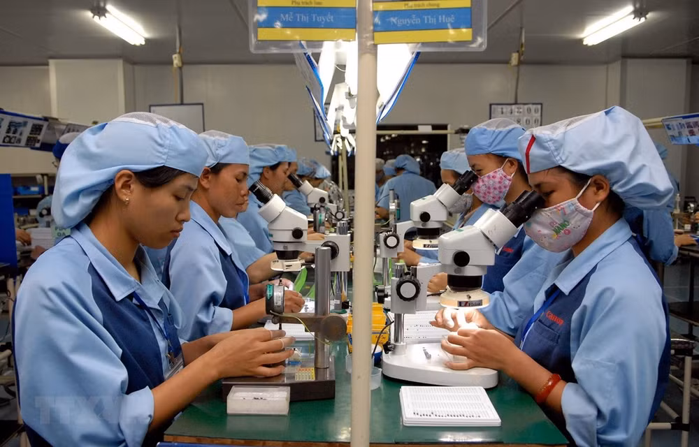 Crece producción industrial de Vietnam 9,3 por ciento en 11 meses ảnh 1