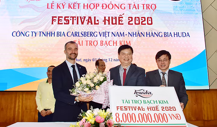 Carsberg Vietnam se convierte en patrocinador platino del Festival Hue 2020 ảnh 1