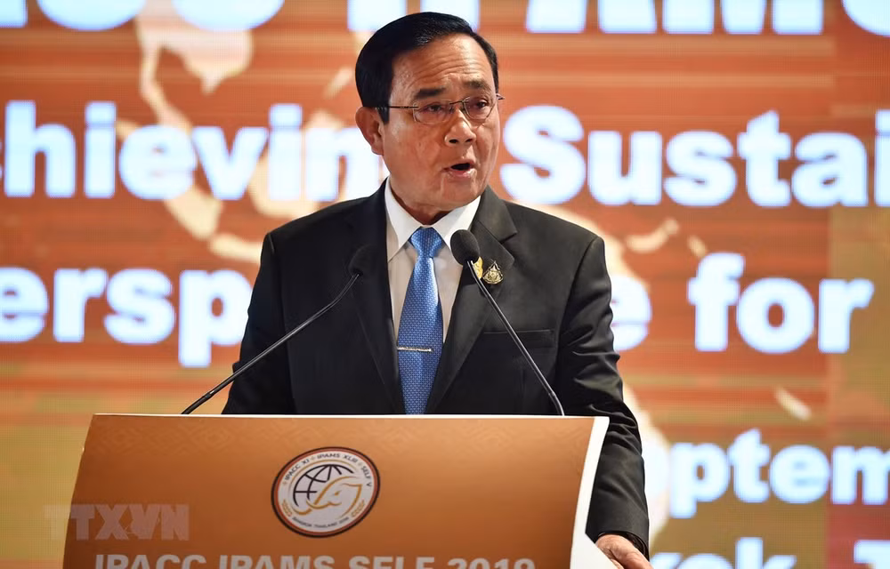 Recibe primer ministro de Tailandia bajo nivel de aprobación en encuesta nacional ảnh 1