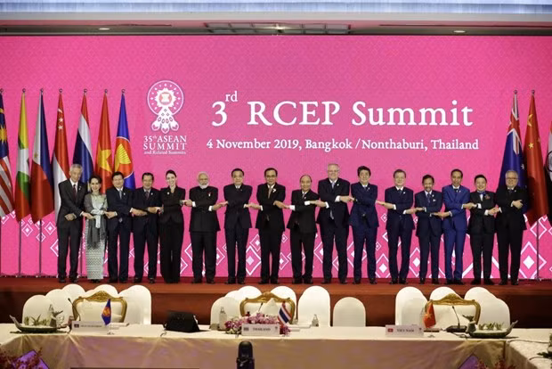 Académico indonesio propone a Vietnam a priorizar conclusión de RCEP al asumir presidencia de ASEAN ảnh 1