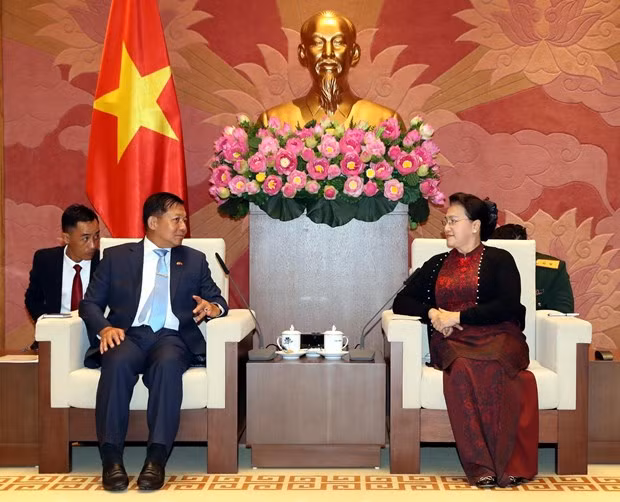 Recibe titular parlamentaria de Vietnam al Comandante de Myanmar ảnh 1
