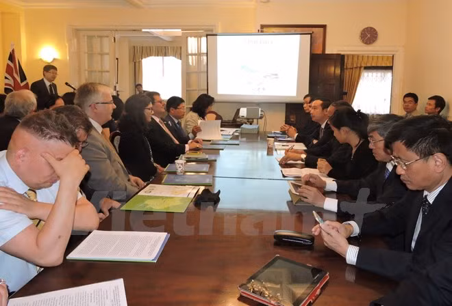 Provincia de Vietnam de Vinh Phuc promueve inversiones británicas ảnh 1