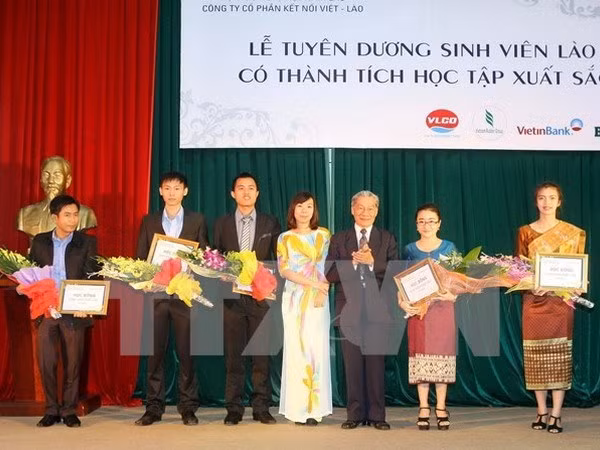 Impulsan cooperación entre Vietnam y Laos en educación ảnh 1 Impulsan cooperación entre Vietnam y Laos en educación ảnh 1