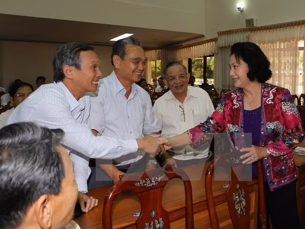 Presidenta parlamentaria se reúne con votantes de Can Tho ảnh 1