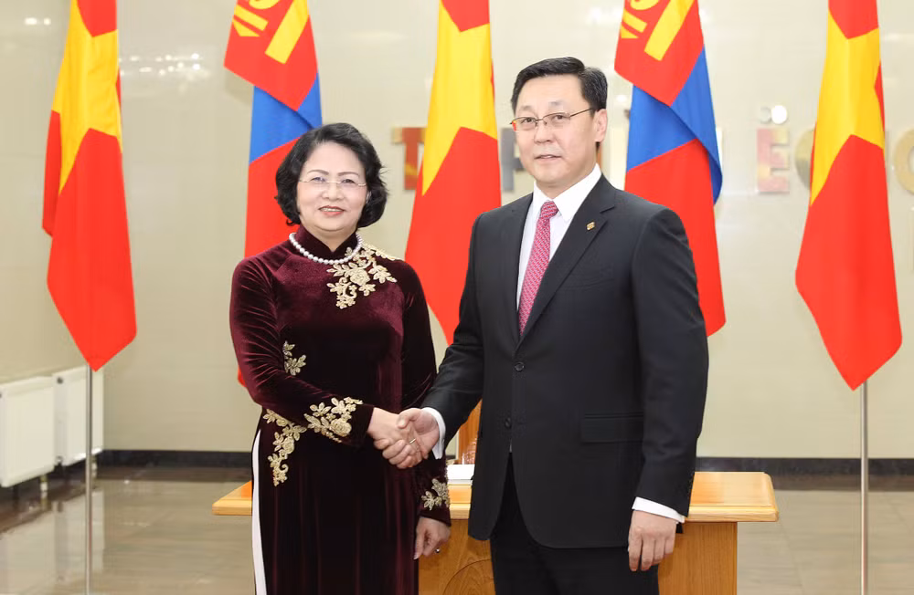 Vicepresidenta vietnamita dialoga con líderes de Mongolia ảnh 1