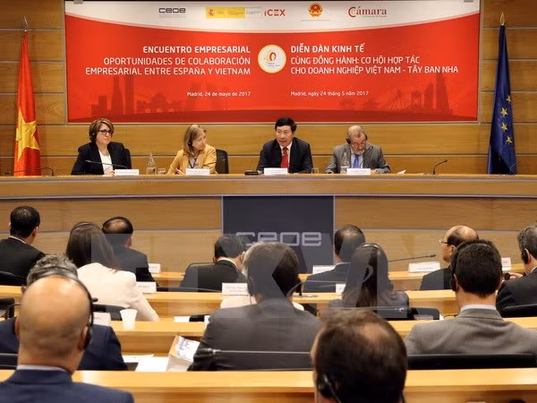 Efectúan Foro Económico Vietnam-España ảnh 1