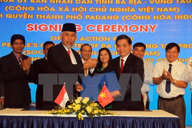Intensifican cooperación entre localidades vietnamita e indonesia ảnh 1