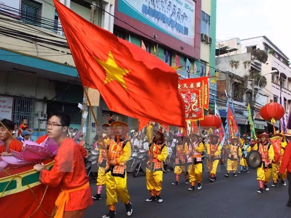 Ciudad Ho Chi Minh lanza programa artístico callejero semanal ảnh 1
