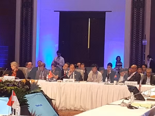 Líderes de ASEAN reiteran apoyo a solución pacífica de disputas en Mar del Este ảnh 1