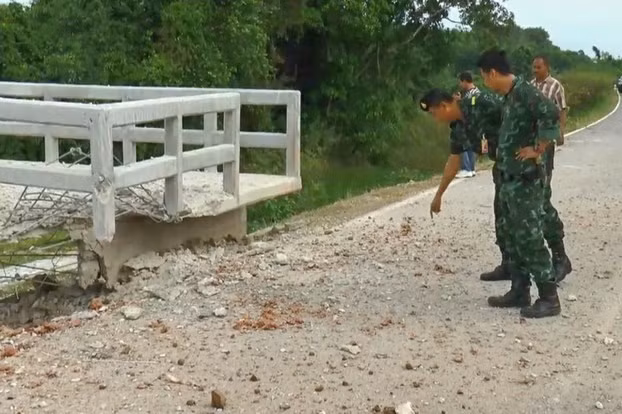 Policías tailandesas heridas por explosión de bomba en la frontera con Malasia ảnh 1 Policías tailandesas heridas por explosión de bomba en la frontera con Malasia ảnh 1