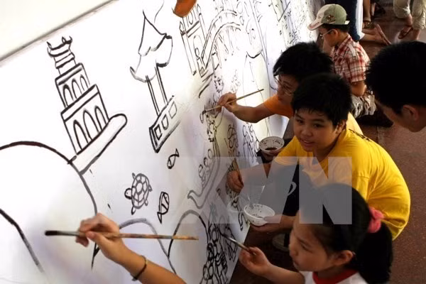 Inaugurarán avenida de pinturas murales más larga de Vietnam ảnh 1