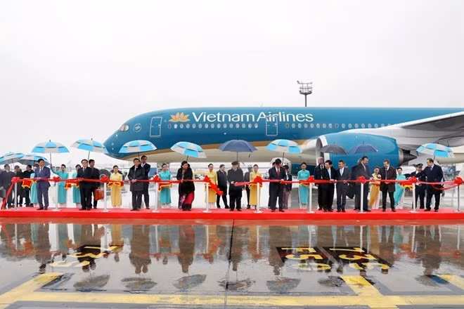 Nguyen Phu Trong asiste a ceremonia de transferencia de aviones a Vietnam Airlines en Francia ảnh 1