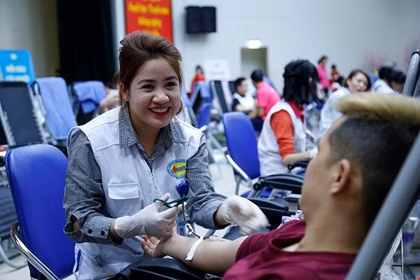 Inauguran en Hanoi movimiento anual de donación voluntaria de sangre ảnh 1 Inauguran en Hanoi movimiento anual de donación voluntaria de sangre ảnh 1