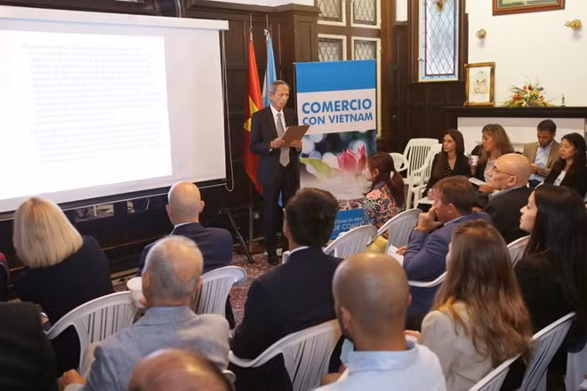 En Argentina coloquio sobre oportunidades de negocio con Vietnam ảnh 1